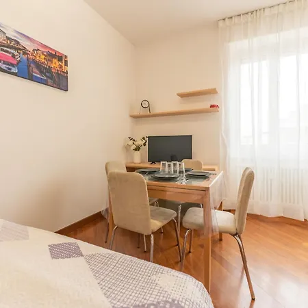 Ap1 Accogliente In Centro Milão